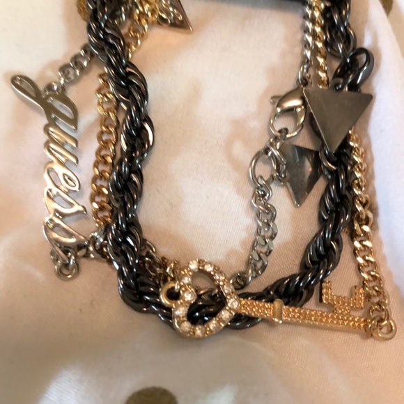 •NWT• Guess Tri-Color Chain Bracelet - Picture 2 of 5